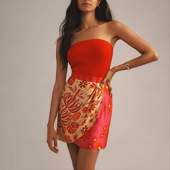 FARM RIO Wrap Slip Mini Skirt in Red Motif. Size small NWT